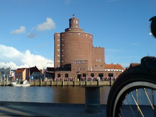 Blick auf den Rundspeicher von Eckernf&ouml;rde